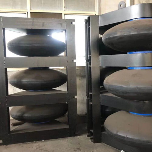 ultimo caso aziendale circa On-site Performance of Upgraded Roller Fenders for High-frequency Berthing Operations
