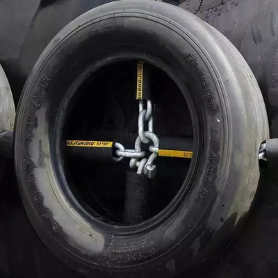 ISO17357 Yokohama Marine Fenders With Aircraft Tires per le operazioni dello STS