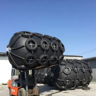 il bacino di 4.5*9.0M Pneumatic Rubber Fender STS ha montato i cuscini ammortizzatori 80kPa ISO17357-1: 2014