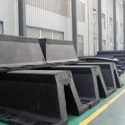Lunghezza 1000-3500mm di Marine Rubber Fenders Height 200-1000mm dell'arco