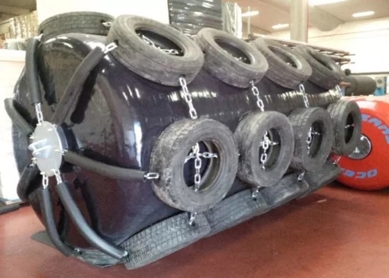 Protezione riempita di gomma piuma di Marine Fenders Dock Suspension Ship delle cellule chiuse ad alta densità
