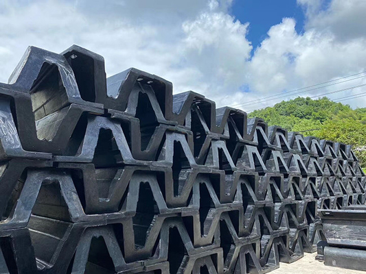 L'OEM ha personalizzato il tipo Marine Rubber Fender For Boats di V