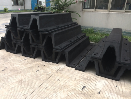 L'OEM ha personalizzato il tipo Marine Rubber Fender For Boats di V