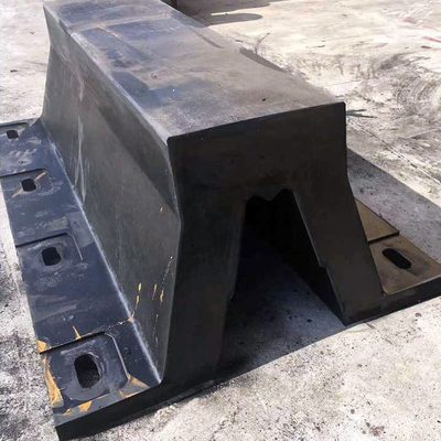 Fenders per superyacht da 1000 mm montati sul molo