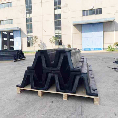 Fenders di gomma marine di gomma stampata colore nero Alta flessibilità