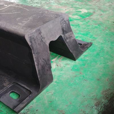 Arco di gomma 1000 mm di altezza Fenders marini Profili a forma di V per la protezione delle imbarcazioni