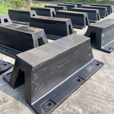 Fenders di gomma estrusa, coprifocali a forma di V, resistenza alla trazione 8 Mpa