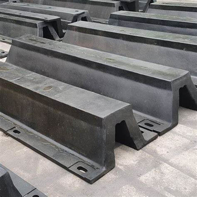 Fendine a arco pneumatico di gomma per rimorchiatori per imbarcazioni marittime Modello resistenza alle intemperie elevata