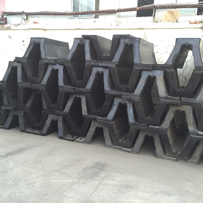 Fenditore di gomma ad arco marino flessibile V Fenders Arch Rubber Fender Alto allungamento