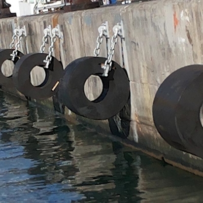 Fenders marini cilindrici Fenders di nave Barge Fenders sistemi Fenders di attracco marini