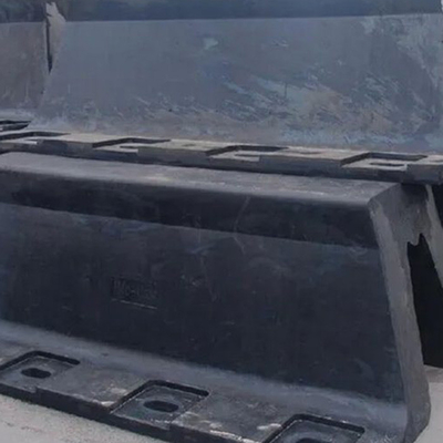 Fender di tipo V personalizzato secondo lo spessore necessario per la protezione marina