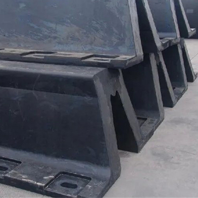 Fender di tipo V personalizzato secondo lo spessore necessario per la protezione marina