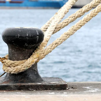 Resistenza al vento ormeggiamento di pilastri resistenza alla corrosione molo per terminali delle navi da carico