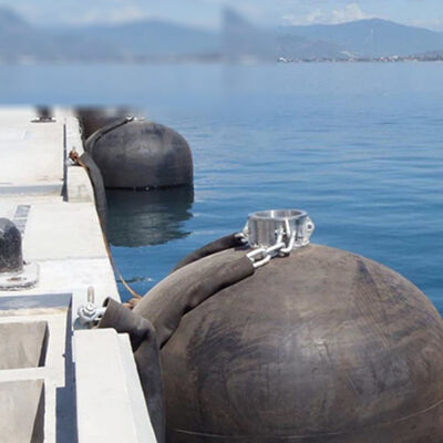 Design resistente alla corrosione per parabordi marini, alta capacità di carico, facile installazione