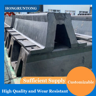 Fender di gomma ad arco Distribuzione uniforme della forza Basso mantenimento Alta resistenza alla compressione