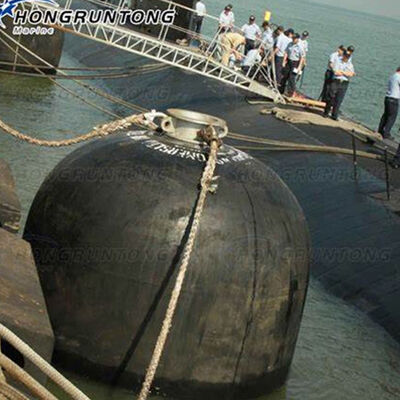 Parabordi sottomarini con prestazioni di ammortizzazione antiurto resistenti all'usura a bassa forza di reazione per l'attracco marino