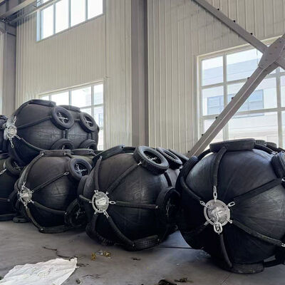 Parafango pneumatico in gomma Yokohama con resistenza alla corrosione, assorbimento degli urti e design leggero per applicazioni marine