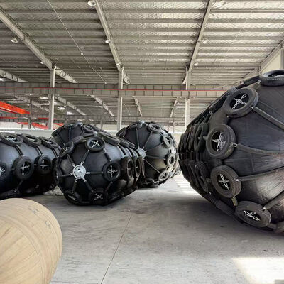 Parafango pneumatico in gomma Yokohama con resistenza alla corrosione, assorbimento degli urti e design leggero per applicazioni marine