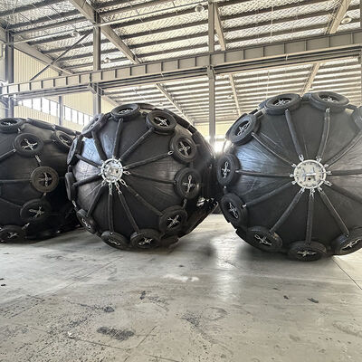 Yokohama Rubber Fender Heavy Duty Floating Design a bassa manutenzione per applicazioni marine